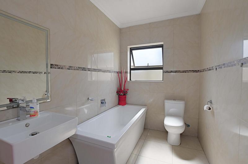 5 Bedroom Property for Sale in Parklands Western Cape